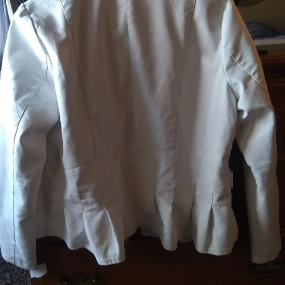 Women's leather like jacket
